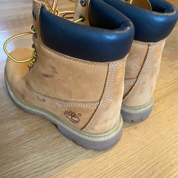 Timberland Boots - Picture 3 of 4